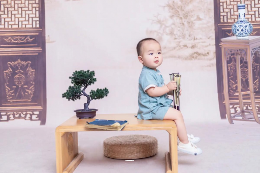 借卵生子机构孕妇肚子上的黑线